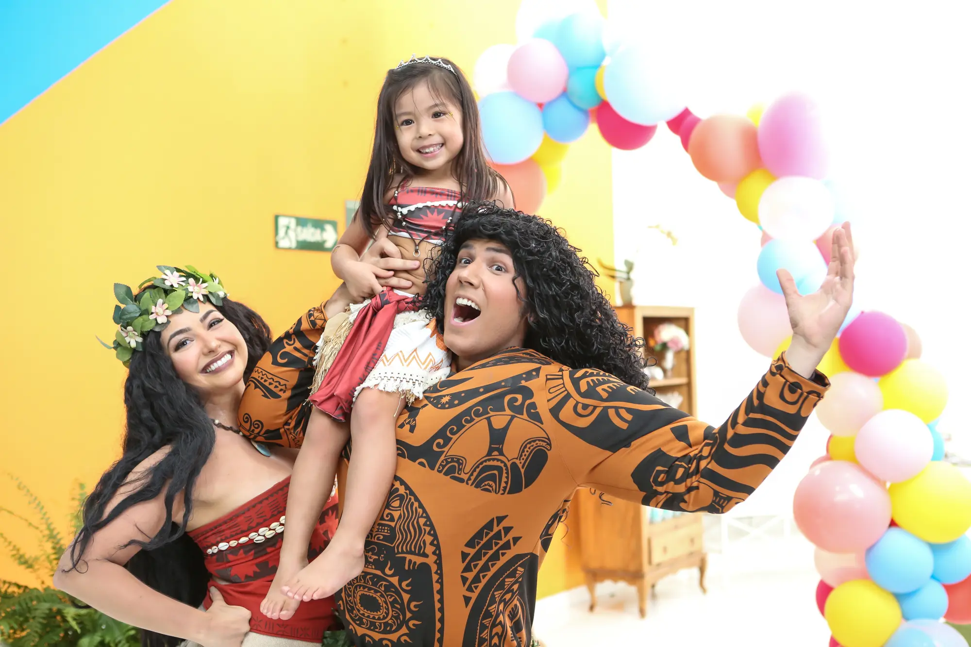 Alice — fotografia de aniversário infantil