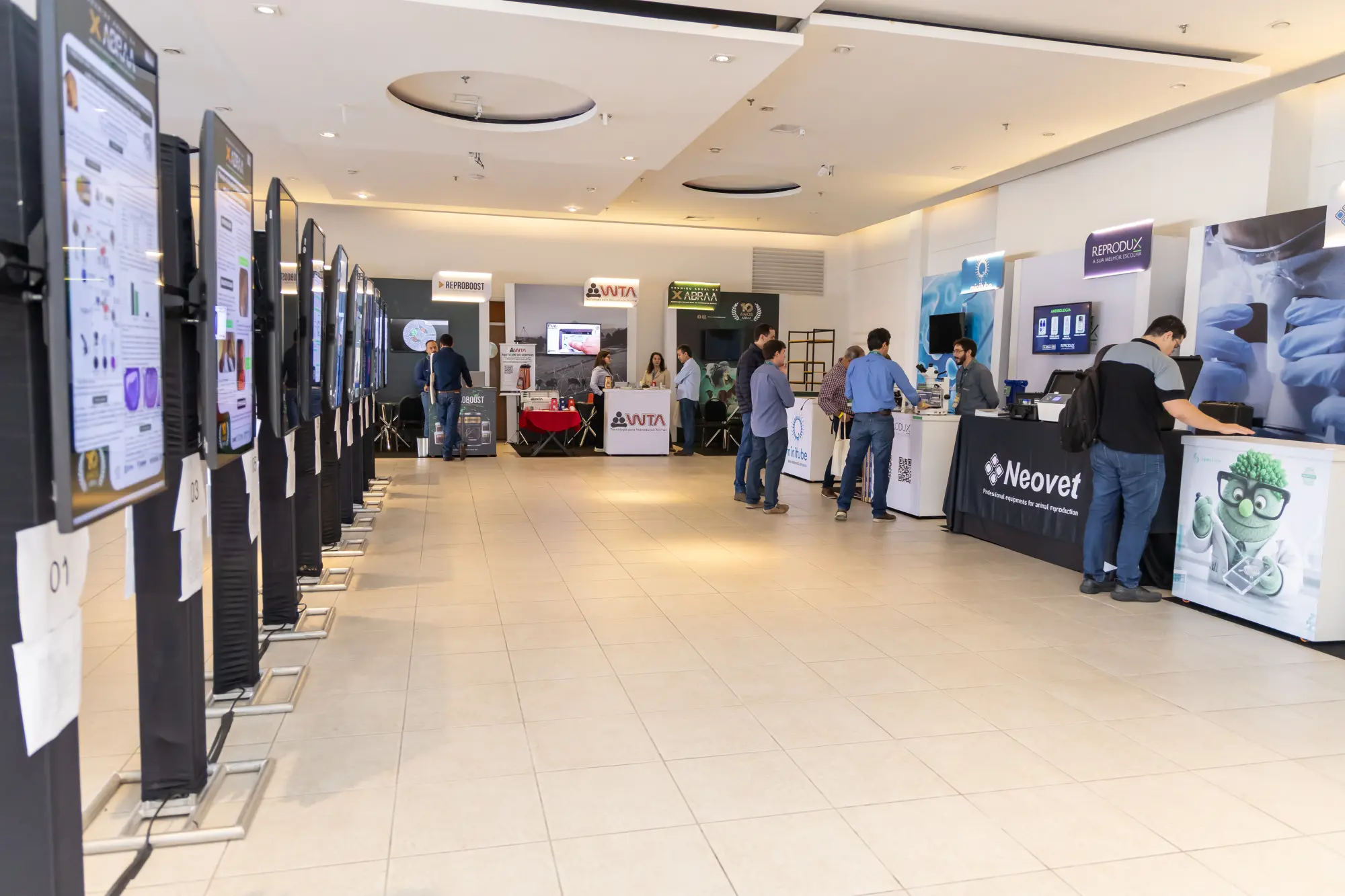 Abraa 2026 abertura-0070-ambientes, stands — fotografia de evento corporativo