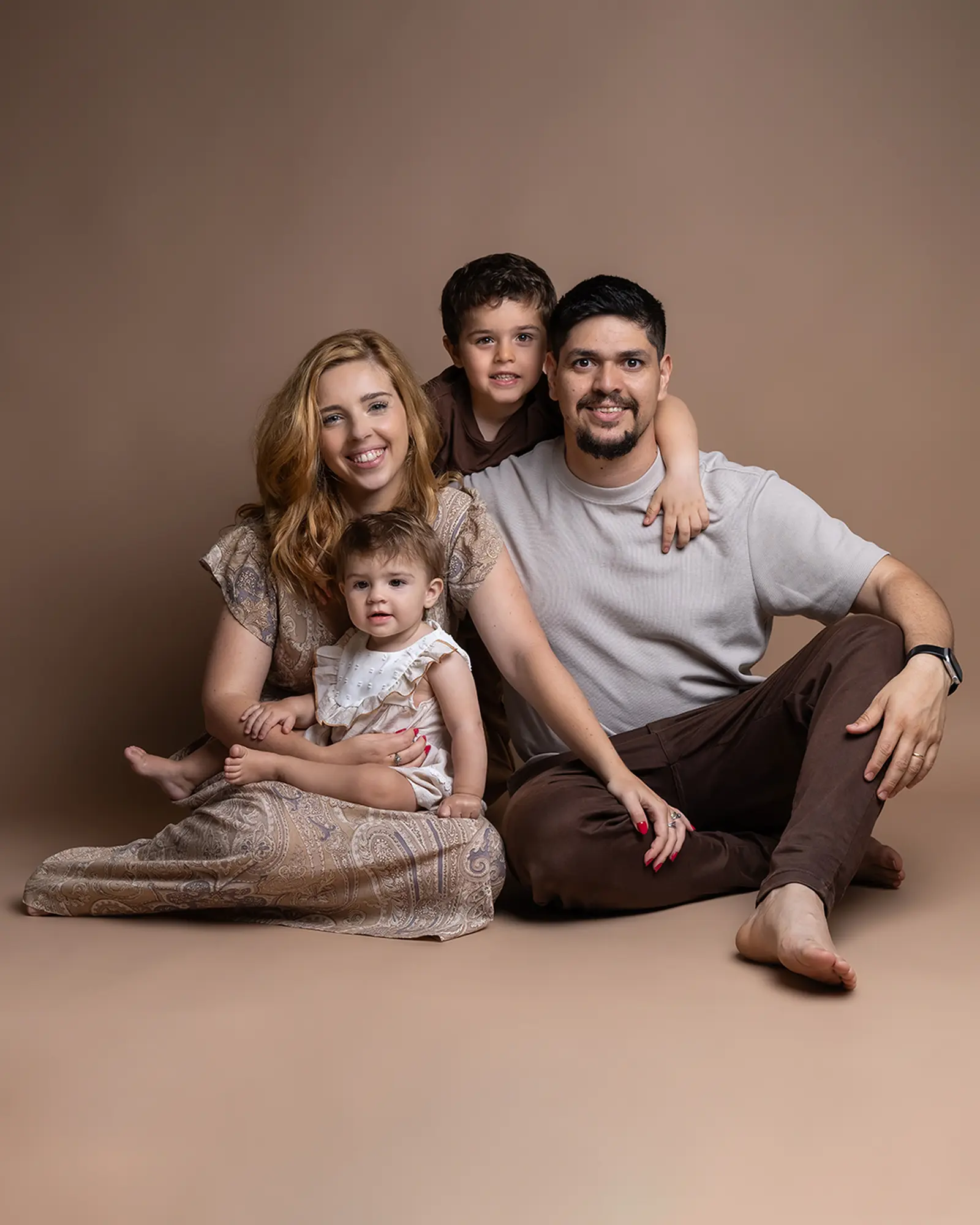 Fanny e Hugo — ensaio de família em estúdio