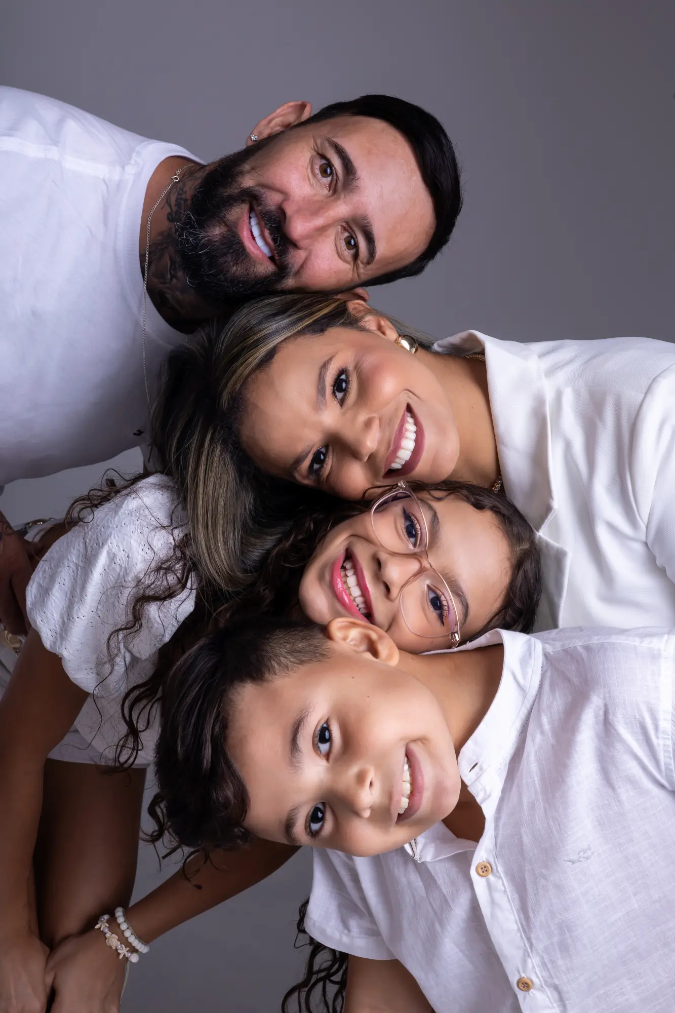 Fernanda - 19 — ensaio de família em estúdio