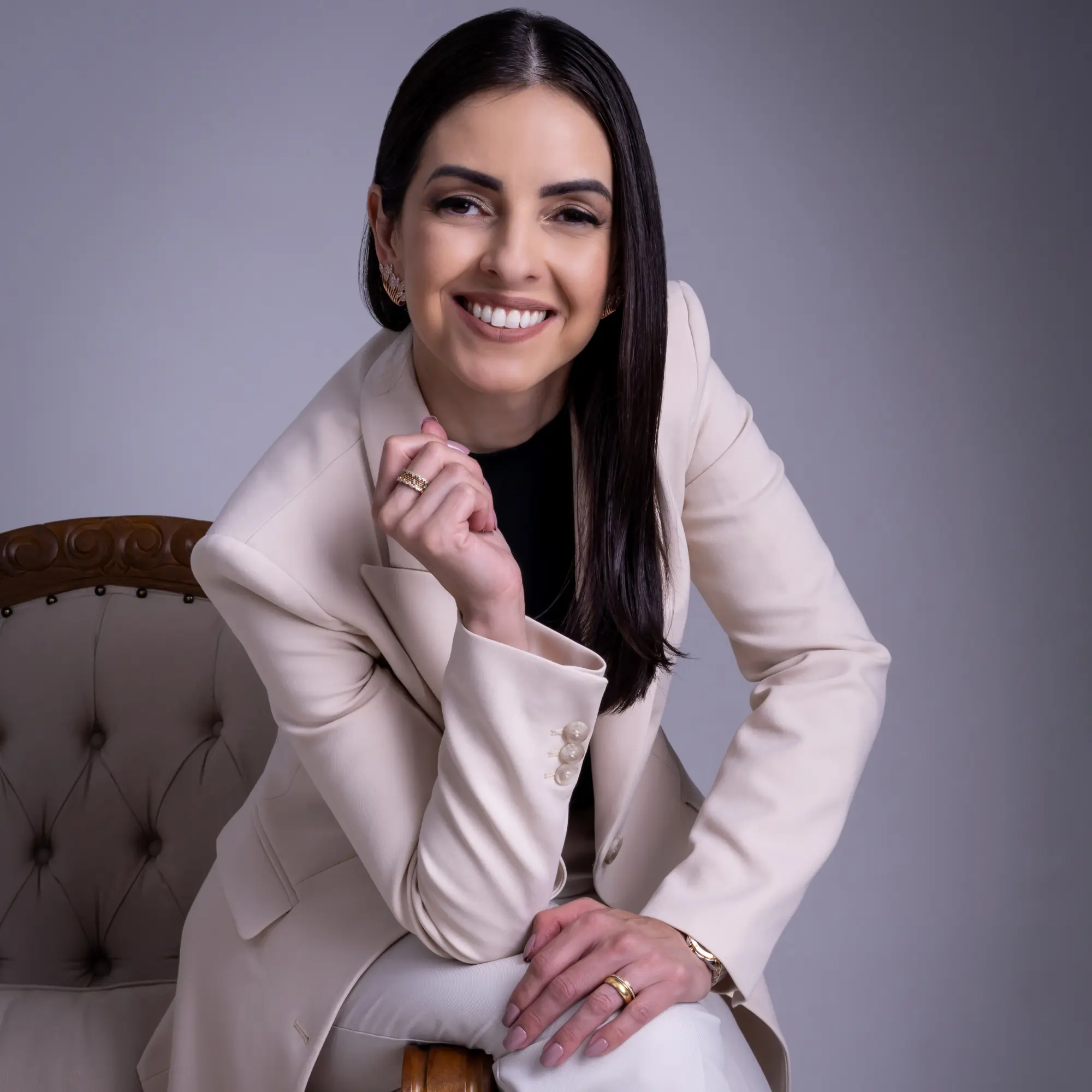 Raquel — retrato profissional em estúdio