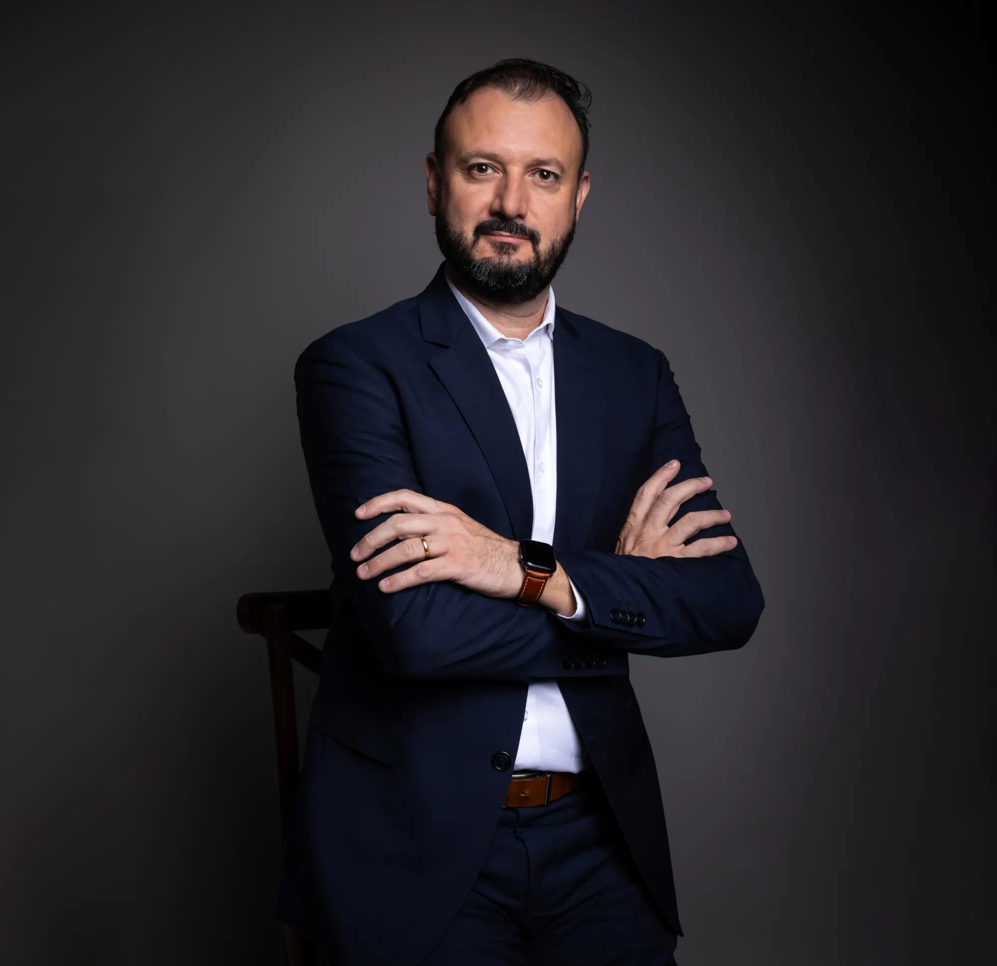 Rodrigo — retrato profissional em estúdio