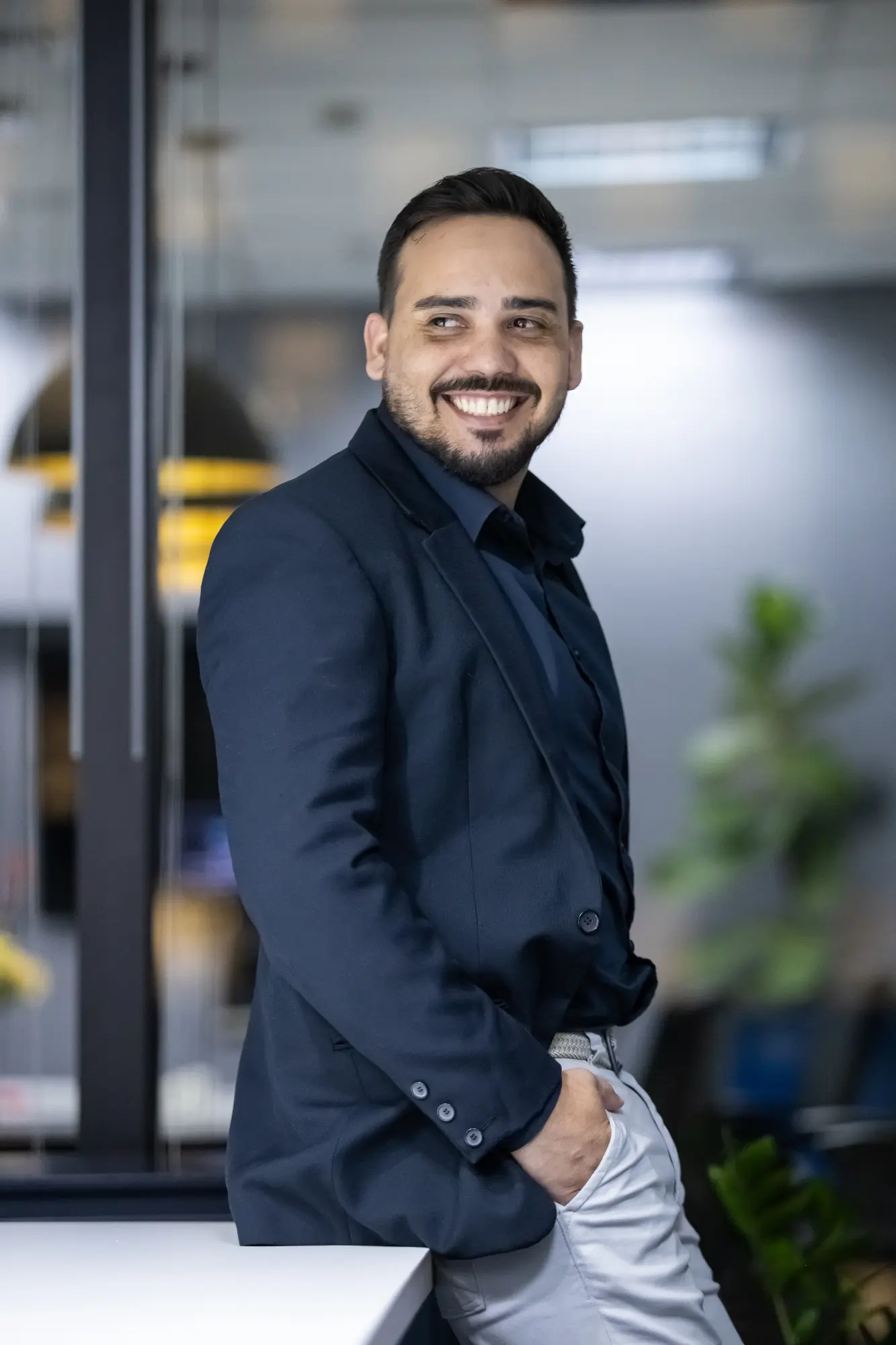 Palestrante — retrato profissional em ambiente